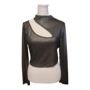 Black metallic long sleeve top with one shoulder design #gothfashion #punkstyle